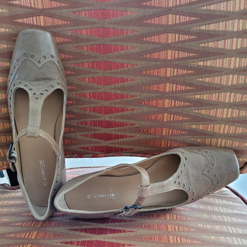 Shoes - Picture 2 of 4